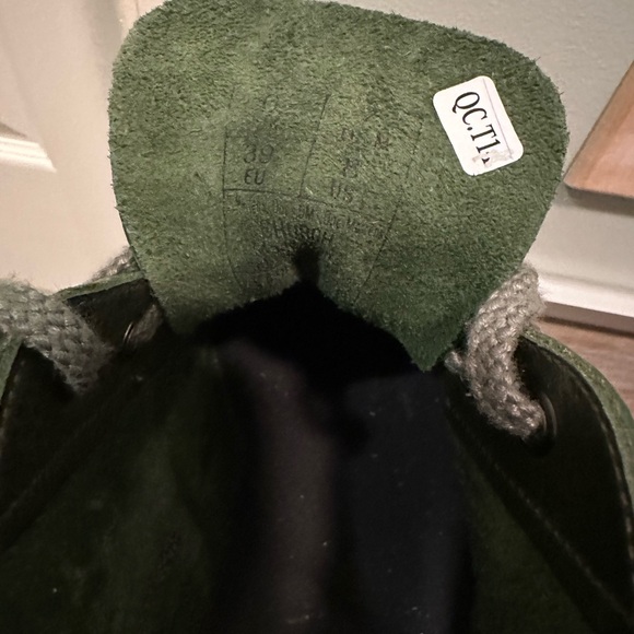 Dr. Martens Men's Green Leather Boots - Picture 9 of 10